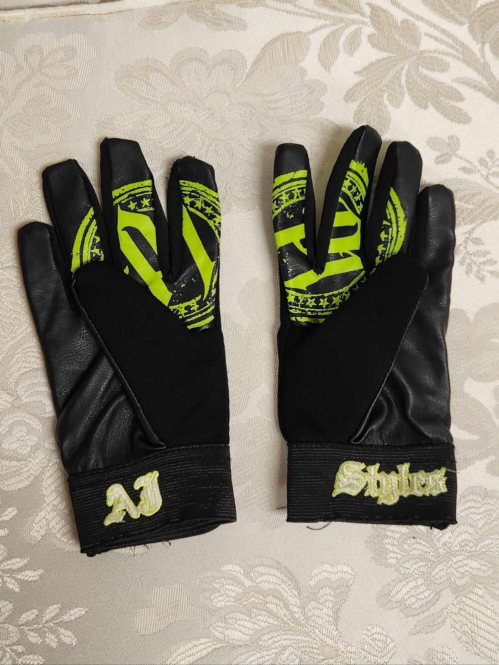 AJ Styles Wrestling Gloves Black Authentic WWE